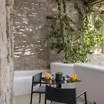 Hotell Aeonic And