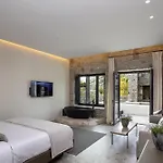 Aeonic And Hotell 5*