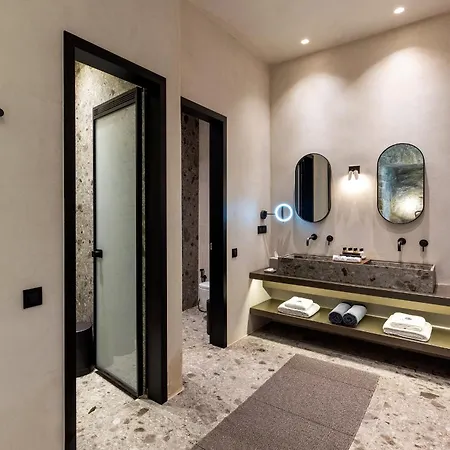 Hotel Aeonic And 5*