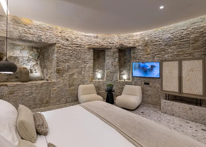 Aeonic And ホテル