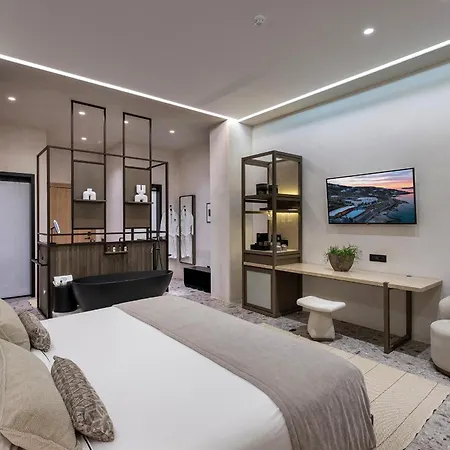 Aeonic And Hotell 5*