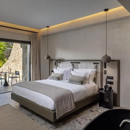 Aeonic And ホテル