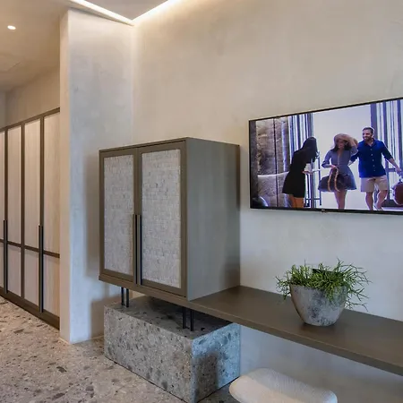 Aeonic And Ξενοδοχείο 5*