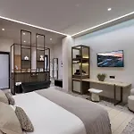 Aeonic And Hotel 5*