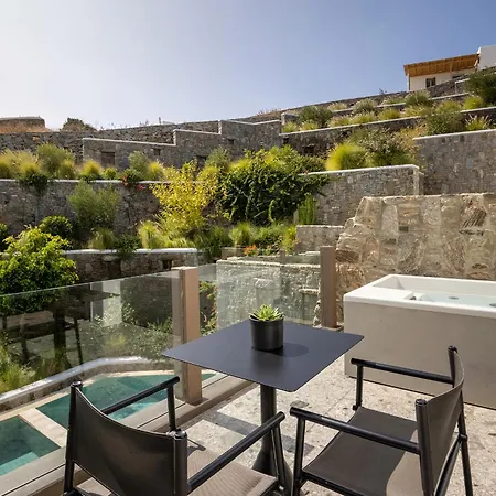 호텔 Aeonic And 5*